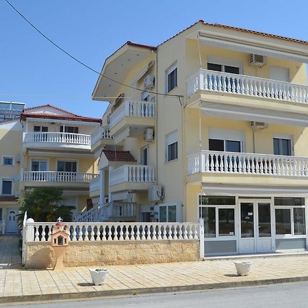 Irini Apartments Keramotí Kültér fotó