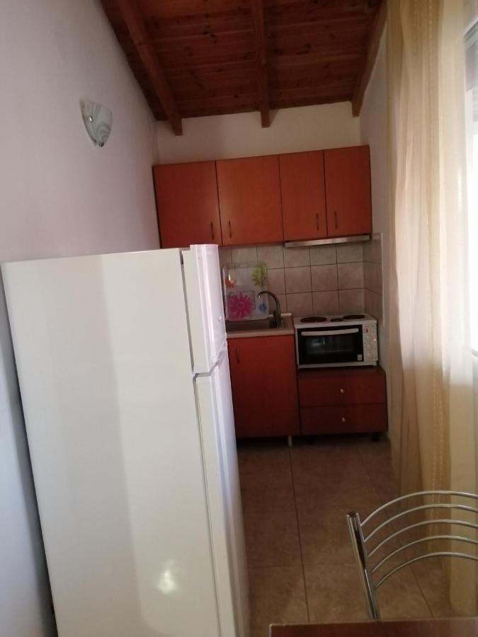 Irini Apartments Keramotí Kültér fotó