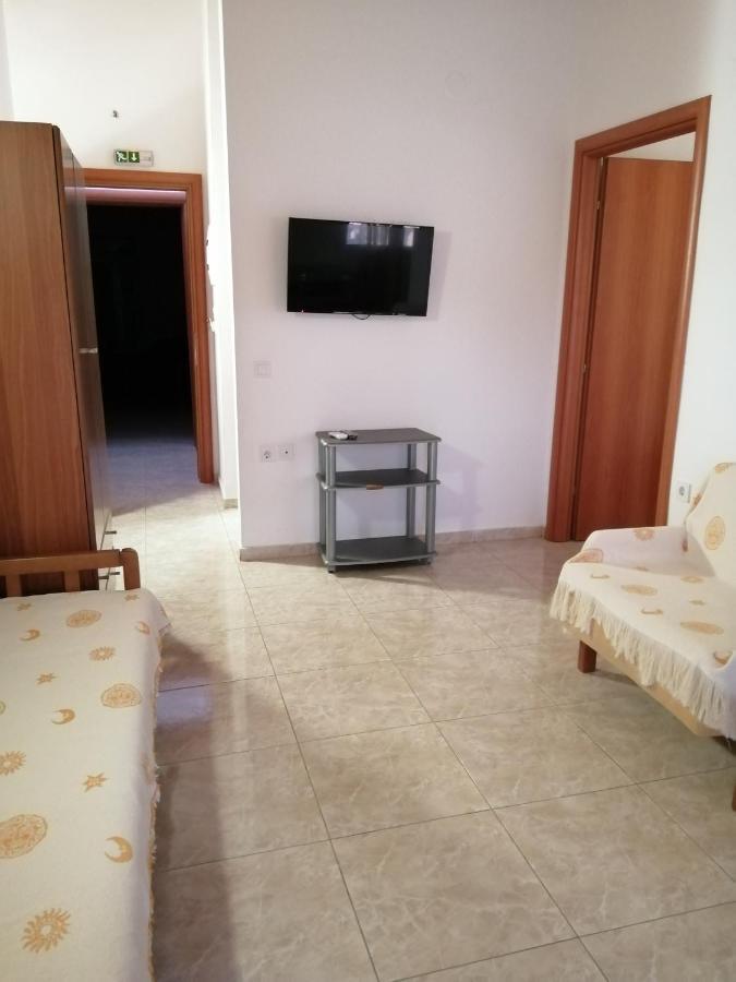 Irini Apartments Keramotí Kültér fotó