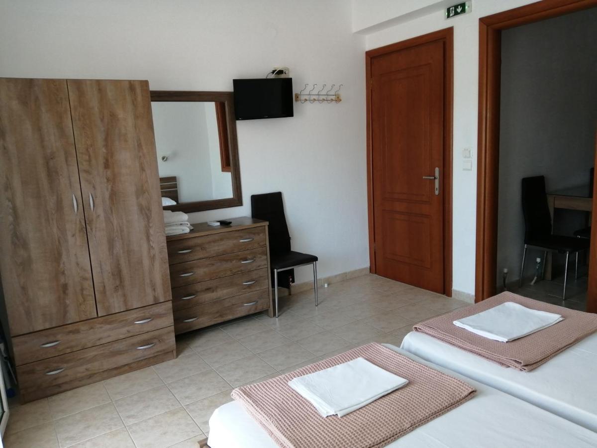 Irini Apartments Keramotí Kültér fotó