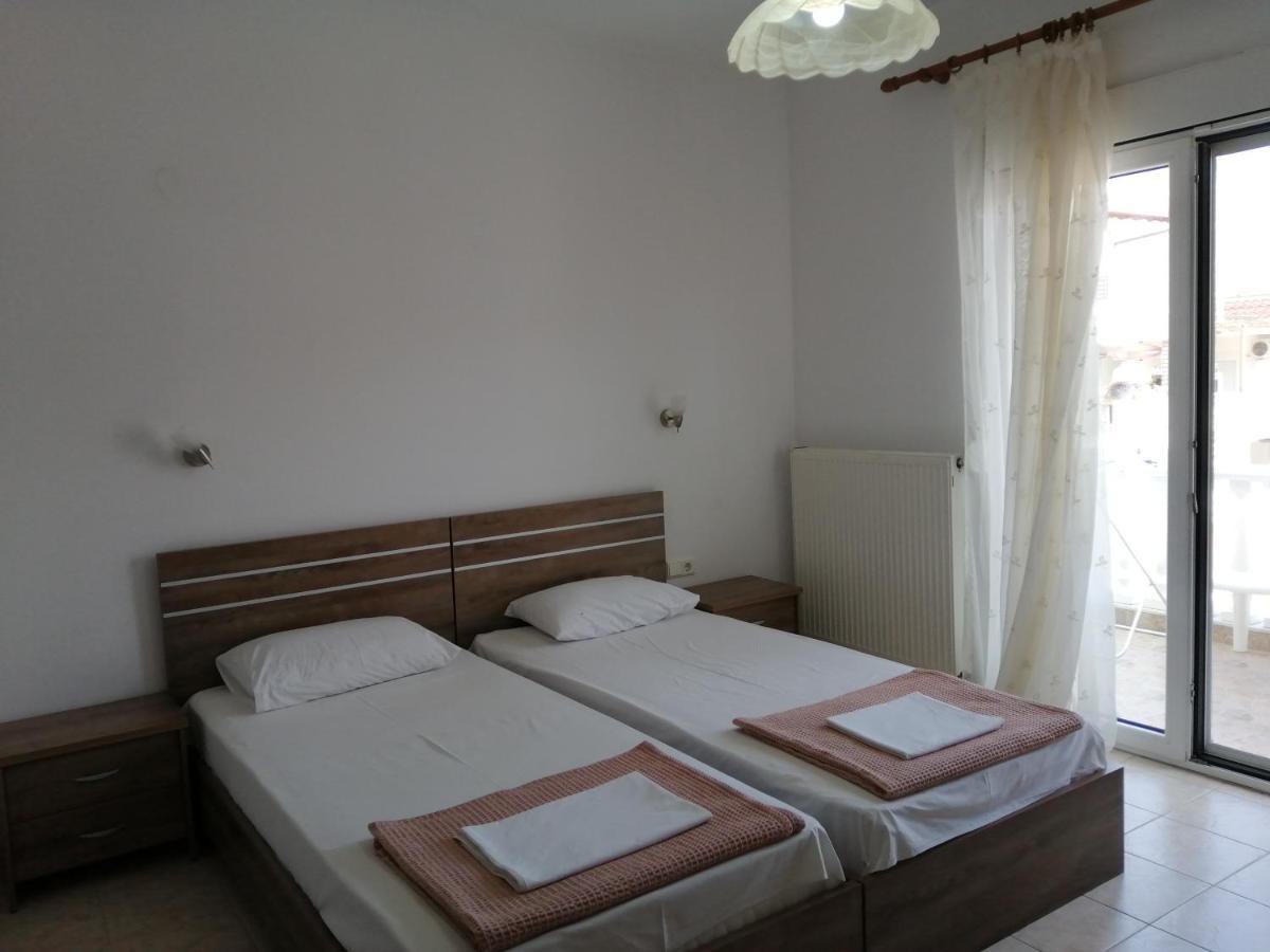 Irini Apartments Keramotí Kültér fotó