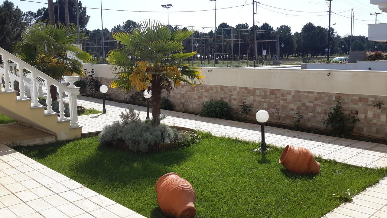 Irini Apartments Keramotí Kültér fotó