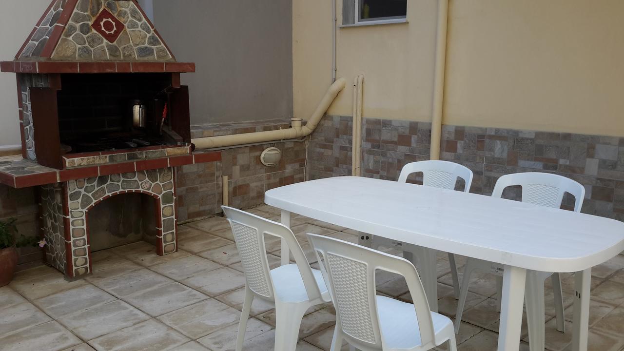Irini Apartments Keramotí Kültér fotó