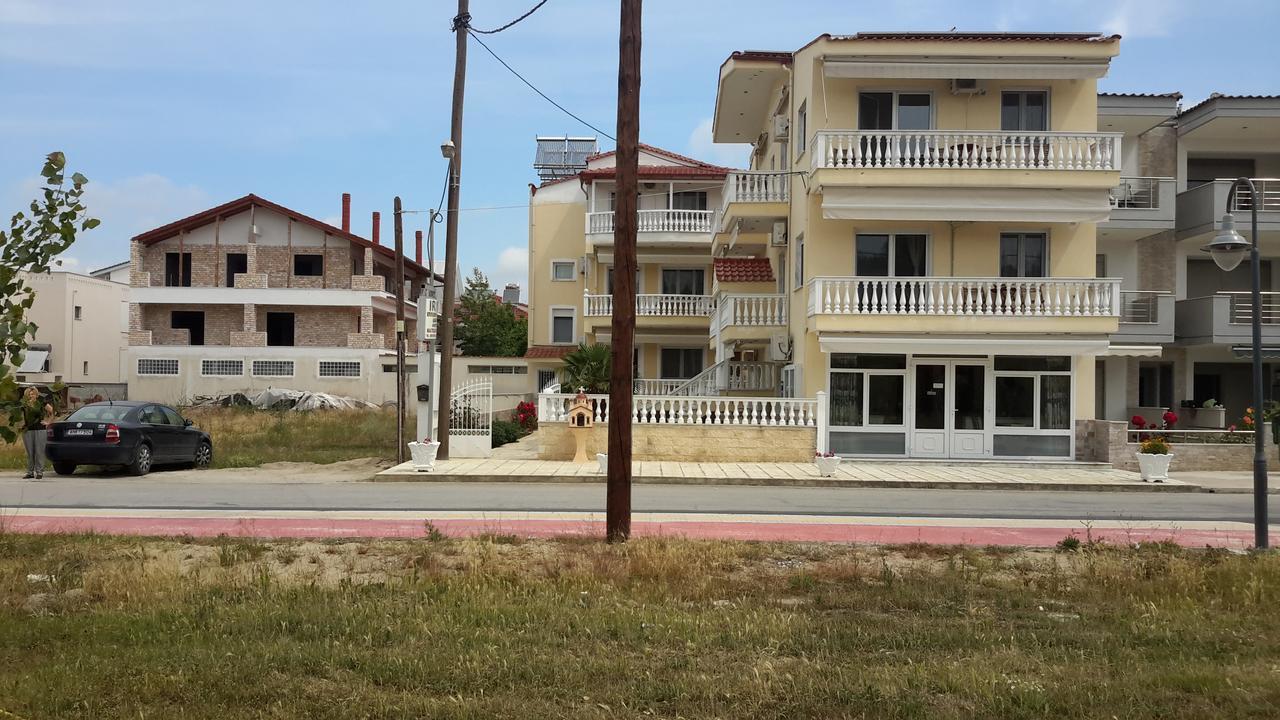 Irini Apartments Keramotí Kültér fotó