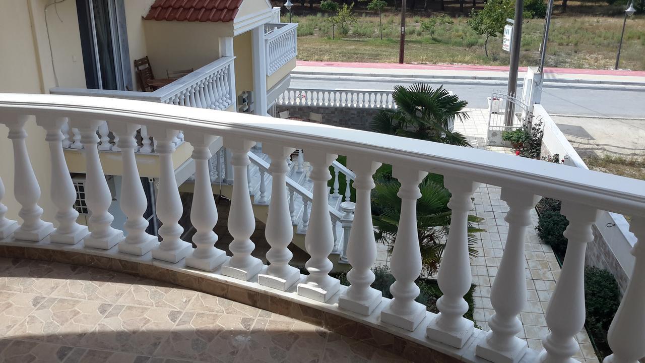 Irini Apartments Keramotí Kültér fotó
