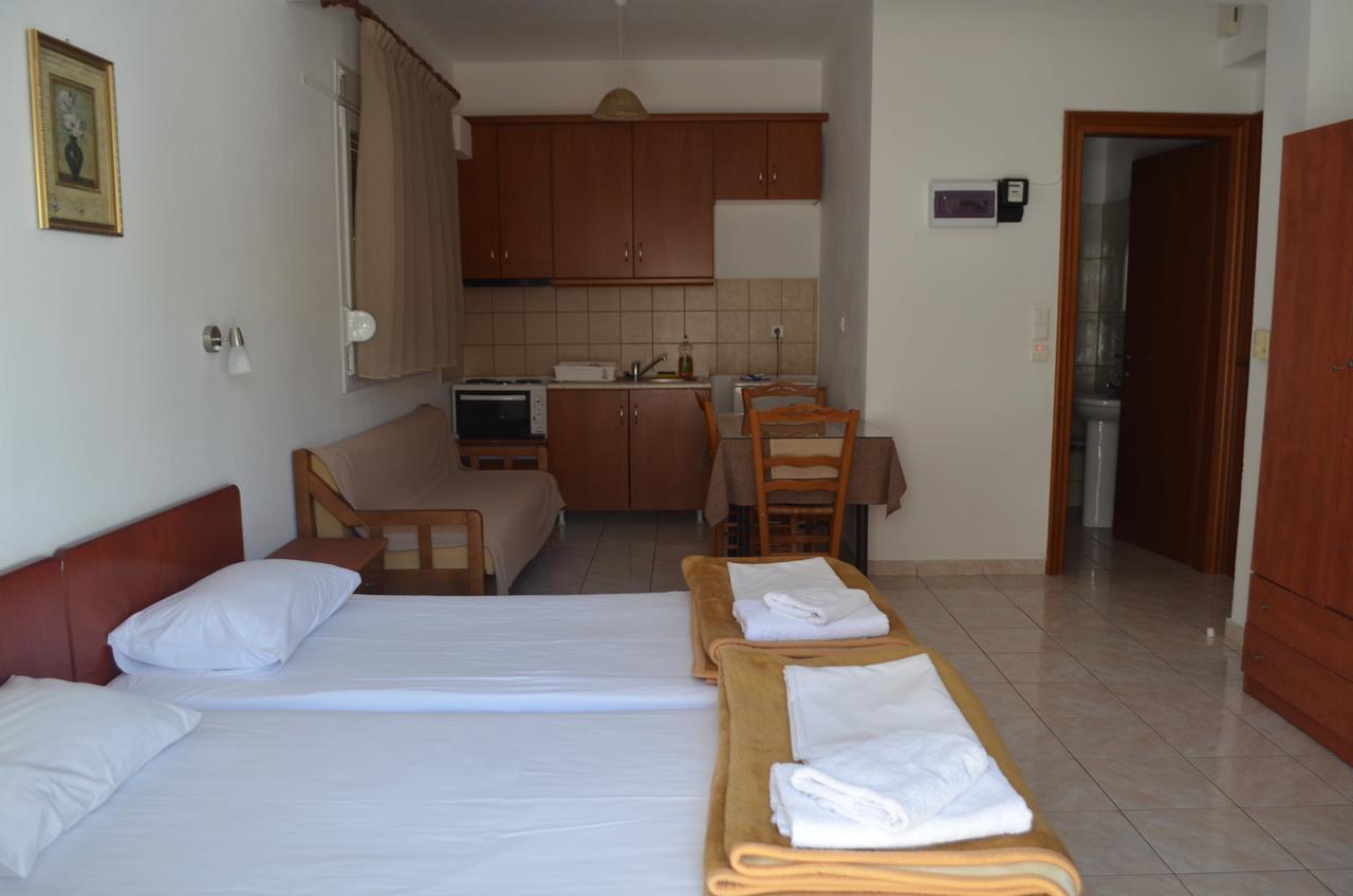 Irini Apartments Keramotí Kültér fotó