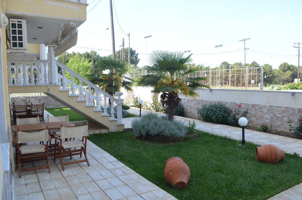 Irini Apartments Keramotí Kültér fotó