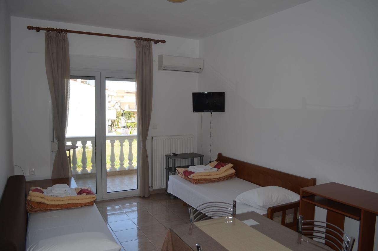 Irini Apartments Keramotí Kültér fotó