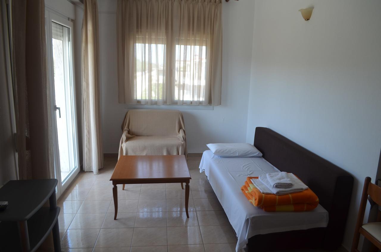 Irini Apartments Keramotí Kültér fotó