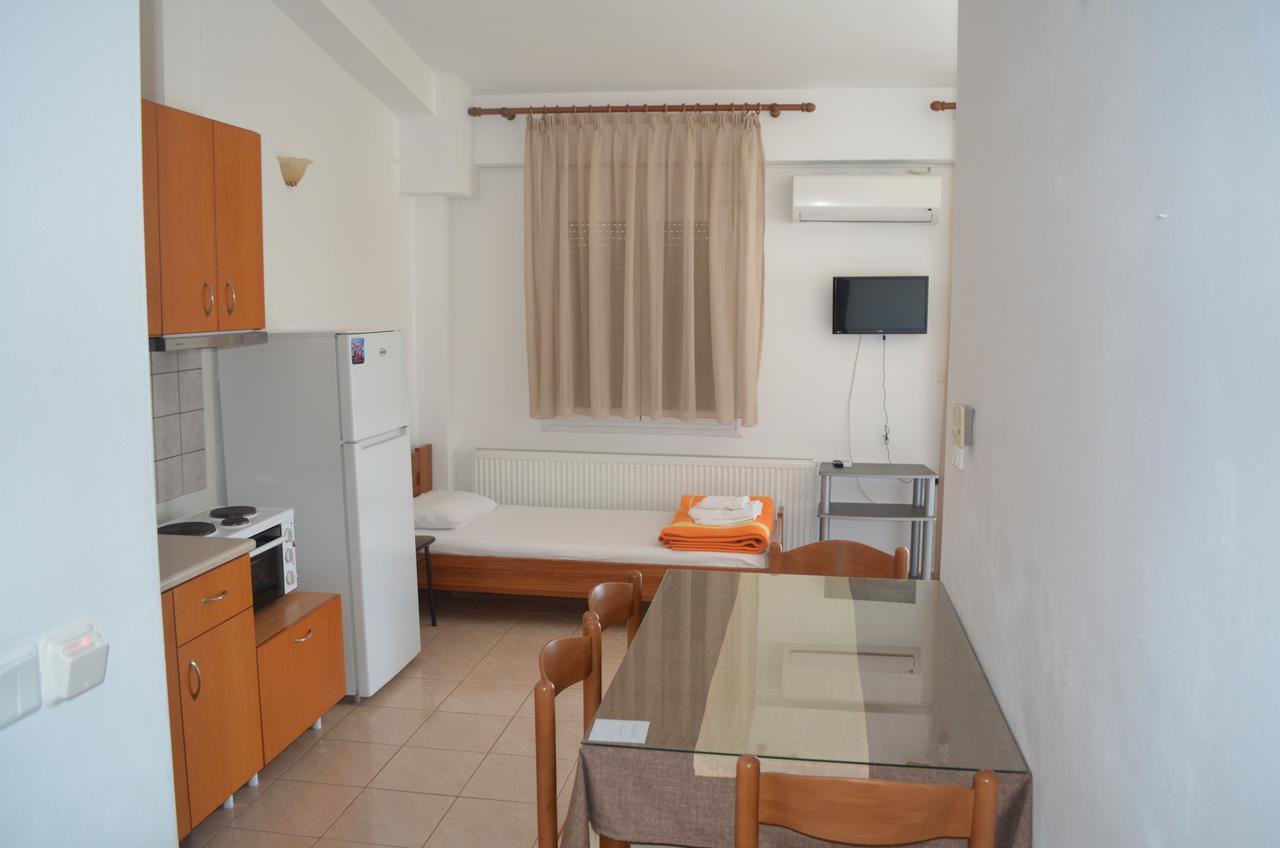 Irini Apartments Keramotí Kültér fotó